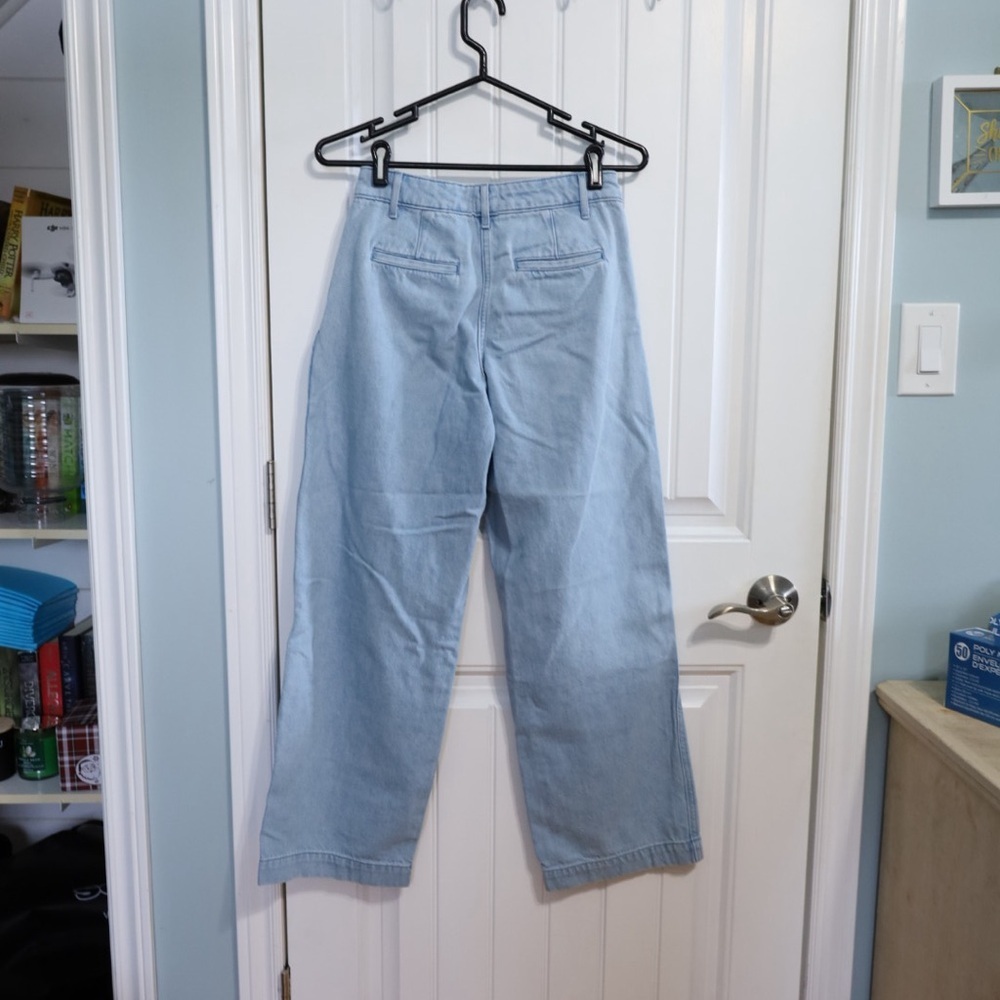 Aritzia Wilfred Embark High Waisted Front Pleated Light Wash Jeans Size 0 - Picture 8 of 11